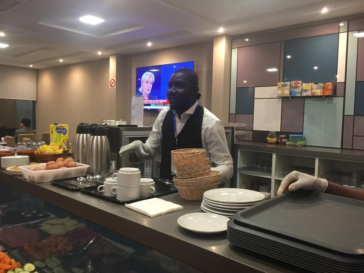 Hotel Tasiast Нуадибу Екстериор снимка