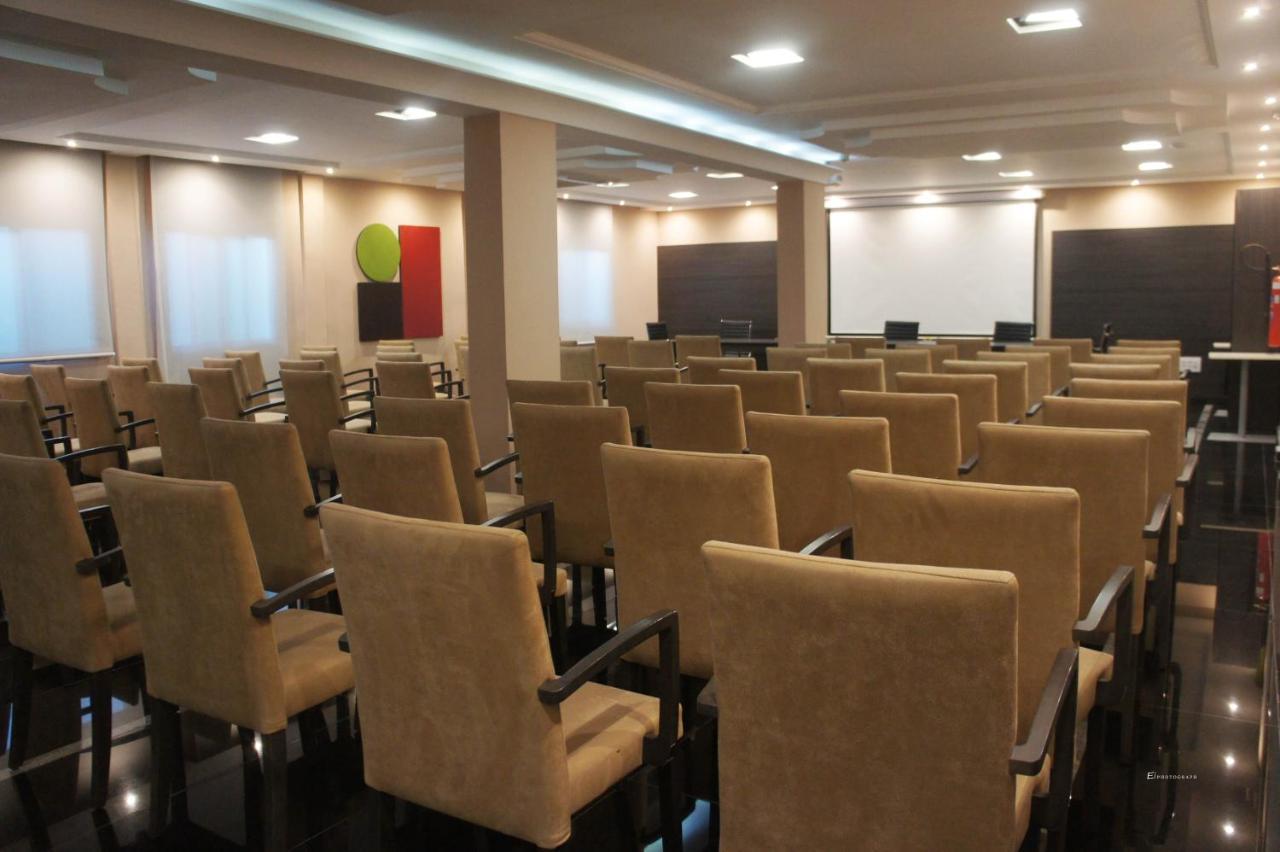 Hotel Tasiast Нуадибу Екстериор снимка