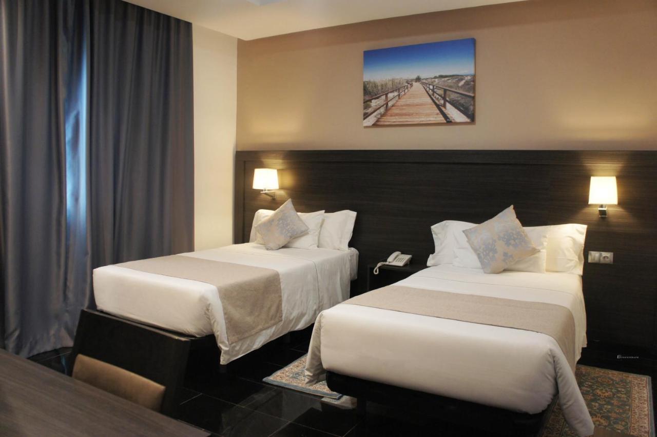 Hotel Tasiast Нуадибу Екстериор снимка